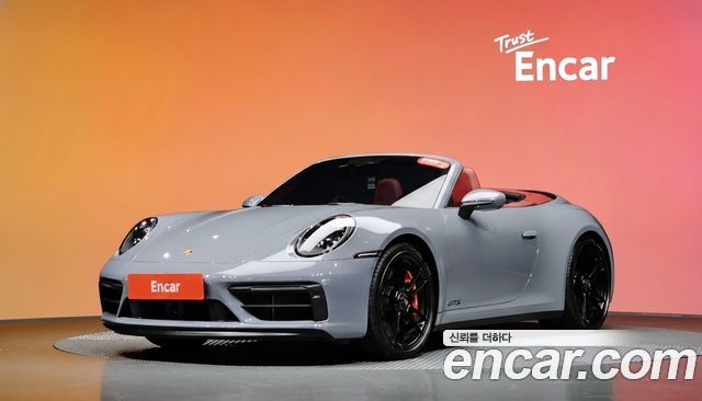 Porsche 911 (992) Carrera 4 GTS Cabriolet