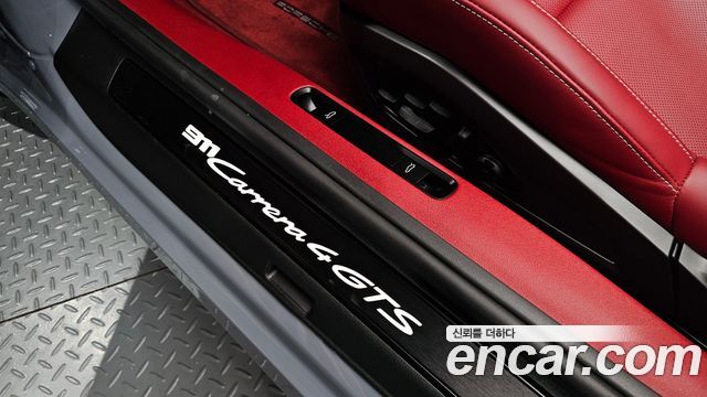 Porsche 911 (992) Carrera 4 GTS Cabriolet 2023 — фото 27
