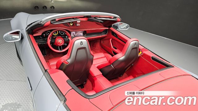 Porsche 911 (992) Carrera 4 GTS Cabriolet 2023 — фото 35