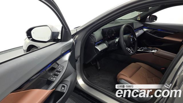 BMW 5 Series (G60) 530i xDrive M Sport 2025 — фото 10