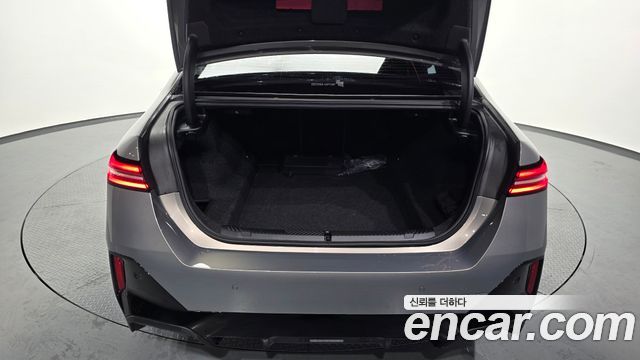 BMW 5 Series (G60) 530i xDrive M Sport 2025 — фото 20