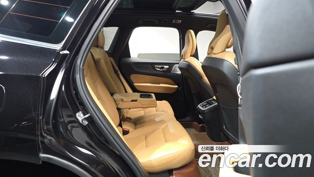 Volvo XC60 (II) D5 Inscription 2019 — фото 12