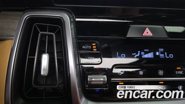 Kia Sorento (IV) Diesel 2.2 2WD Prestige 2023 — фото 32