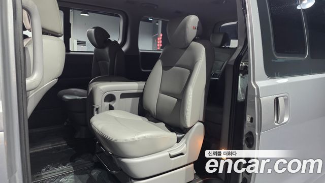 Hyundai Grand Starex Wagon 11-Seater Modern 2020 — фото 12