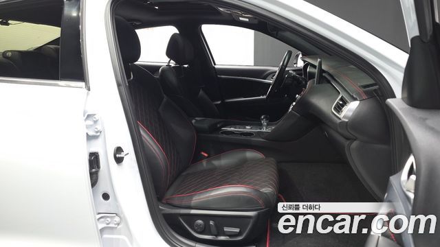 Genesis G70 2.0T AWD Sport Package 2019 — фото 11