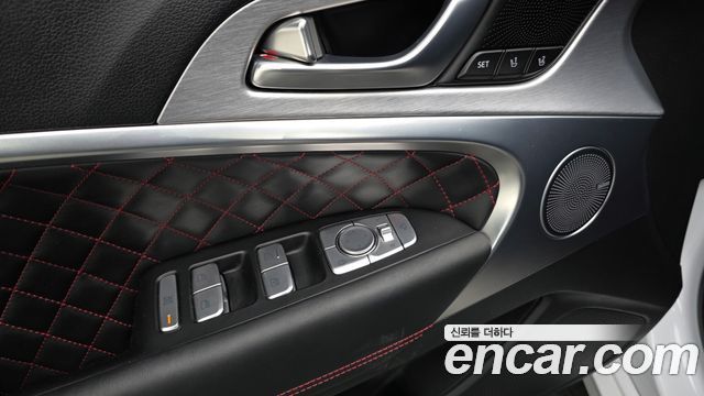 Genesis G70 2.0T AWD Sport Package 2019 — фото 36