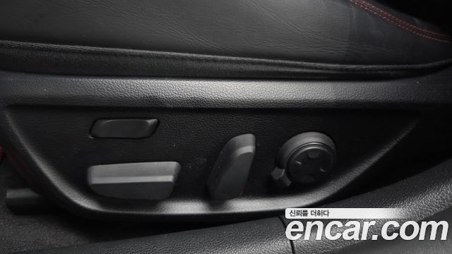 Genesis G70 2.0T AWD Sport Package 2019 — фото 38