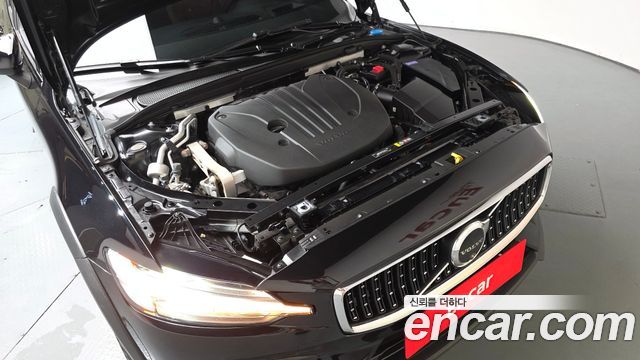 Volvo V60 Cross Country (II) B5 Ultimate AWD 2023 — фото 6