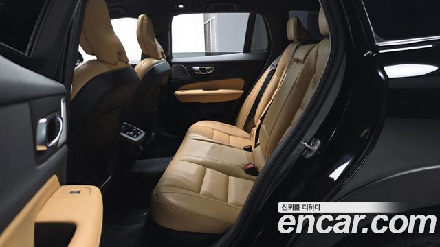 Volvo V60 Cross Country (II) B5 Ultimate AWD 2023 — фото 12