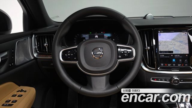 Volvo V60 Cross Country (II) B5 Ultimate AWD 2023 — фото 13