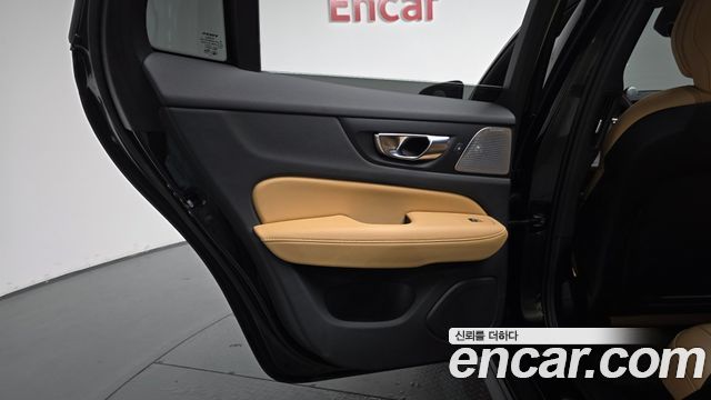 Volvo V60 Cross Country (II) B5 Ultimate AWD 2023 — фото 25