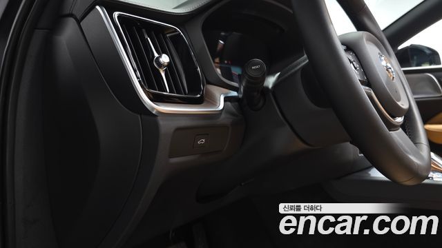 Volvo V60 Cross Country (II) B5 Ultimate AWD 2023 — фото 30