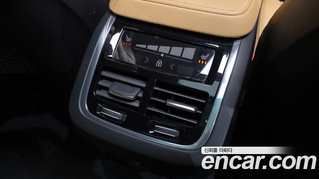 Volvo V60 Cross Country (II) B5 Ultimate AWD 2023 — фото 31