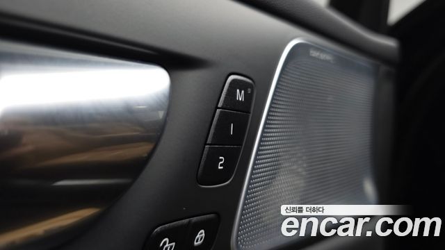 Volvo V60 Cross Country (II) B5 Ultimate AWD 2023 — фото 35
