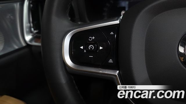 Volvo V60 Cross Country (II) B5 Ultimate AWD 2023 — фото 39