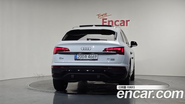 Audi Q5 (FY) 45 TFSI Quattro Sportback 2023 — фото 4