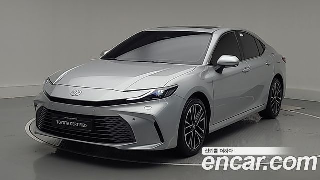 Toyota Camry (XV80) 2.5 XLE Hybrid 2026 — фото 1