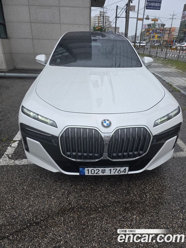 BMW 7 Series (G70) 740i xDrive M Sport 2023 — фото 3