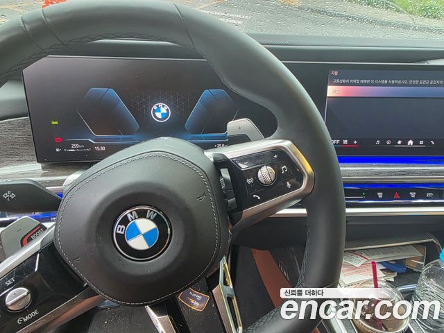 BMW 7 Series (G70) 740i xDrive M Sport 2023 — фото 6