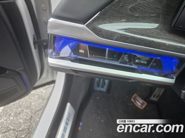BMW 7 Series (G70) 740i xDrive M Sport 2023 — фото 8
