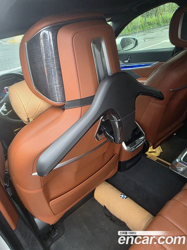BMW 7 Series (G70) 740i xDrive M Sport 2023 — фото 9
