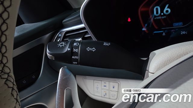 Genesis G70 3.3T Sport Prestige 2019 — фото 37
