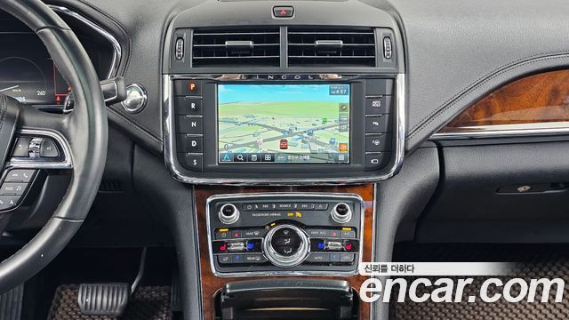 Lincoln Continental (X) 3.0 AWD 2017 — фото 14