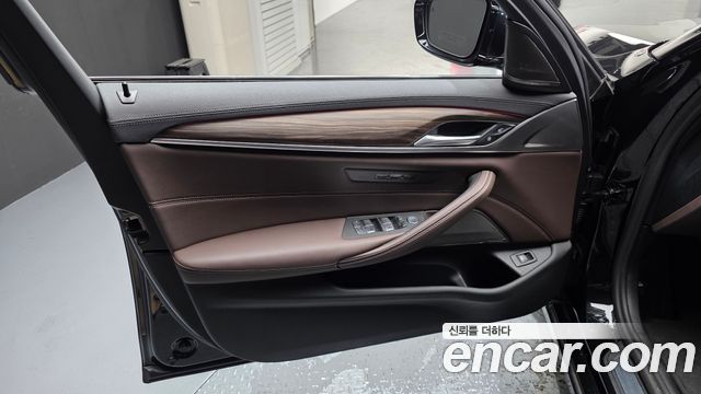 BMW 5 Series (G30) 530i Luxury 2023 — фото 24