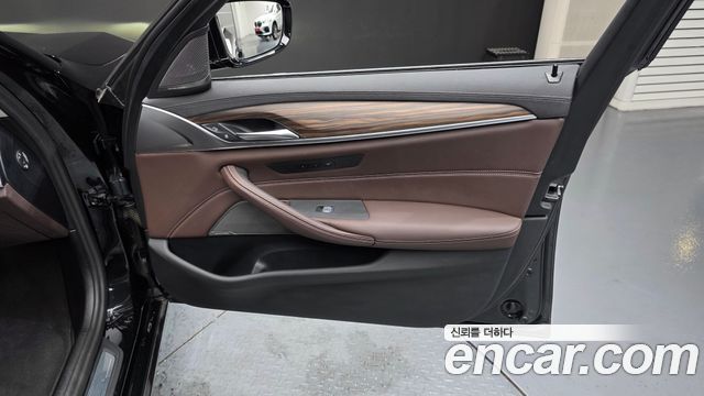 BMW 5 Series (G30) 530i Luxury 2023 — фото 25
