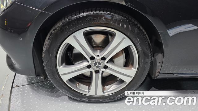 Mercedes-Benz E-Class (W213) E300 Avantgarde 2019 — фото 5