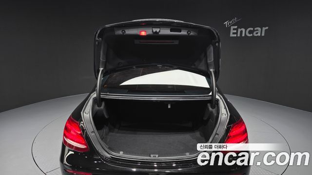 Mercedes-Benz E-Class (W213) E300 Avantgarde 2019 — фото 20