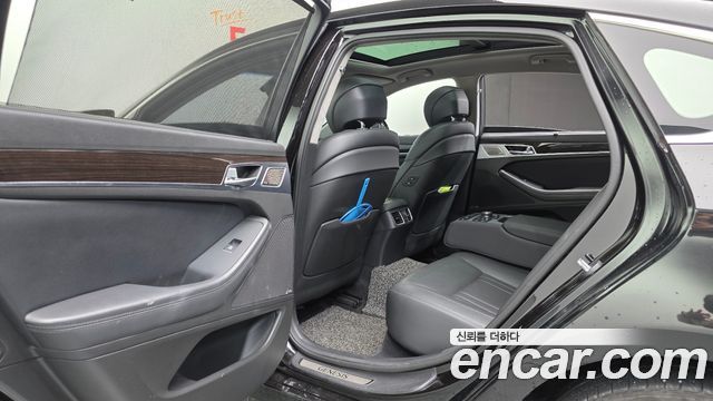 Genesis G80 3.3 GDI AWD Premium Luxury 2018 — фото 17