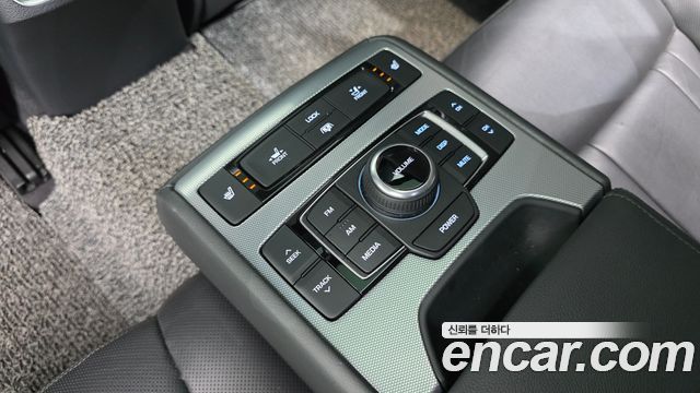 Genesis G80 3.3 GDI AWD Premium Luxury 2018 — фото 18