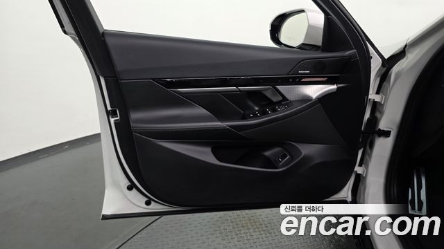 BMW 5 Series (G60) 520i M Sport 2024 — фото 24