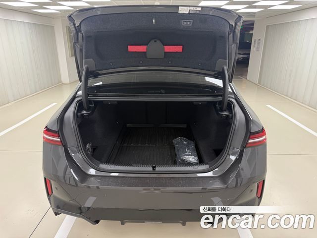 BMW 5 Series (G60) 520i M Sport 2026 — фото 17