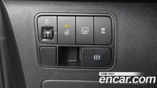 Hyundai Staria HEV 1.6 Tourer 11-Seater Modern 2025 — фото 12