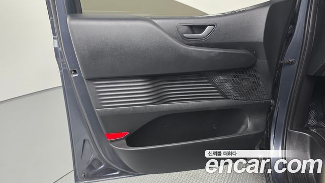 Hyundai Staria HEV 1.6 Tourer 11-Seater Modern 2025 — фото 24