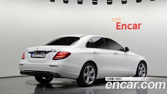 Mercedes-Benz E-Class (W213) E220d 4MATIC Avantgarde 2017 — фото 2