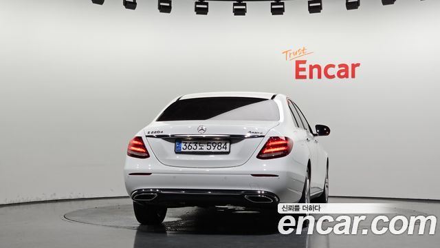 Mercedes-Benz E-Class (W213) E220d 4MATIC Avantgarde 2017 — фото 4