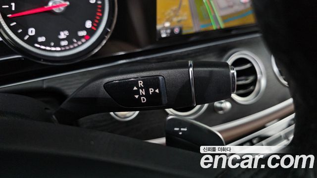 Mercedes-Benz E-Class (W213) E220d 4MATIC Avantgarde 2017 — фото 9