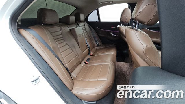 Mercedes-Benz E-Class (W213) E220d 4MATIC Avantgarde 2017 — фото 11