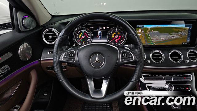 Mercedes-Benz E-Class (W213) E220d 4MATIC Avantgarde 2017 — фото 13