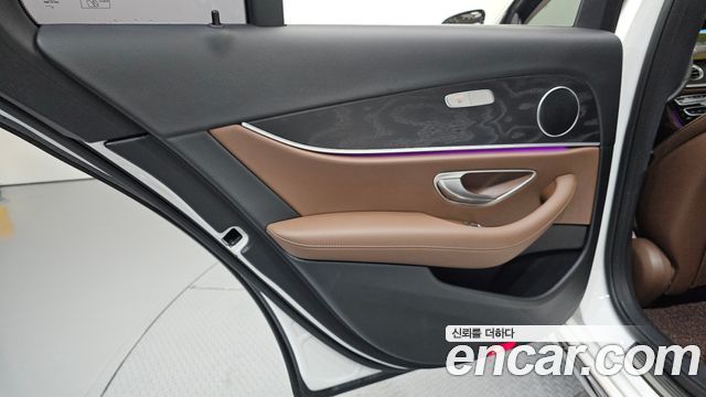 Mercedes-Benz E-Class (W213) E220d 4MATIC Avantgarde 2017 — фото 25