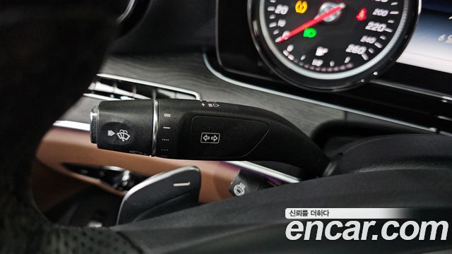Mercedes-Benz E-Class (W213) E220d 4MATIC Avantgarde 2017 — фото 33