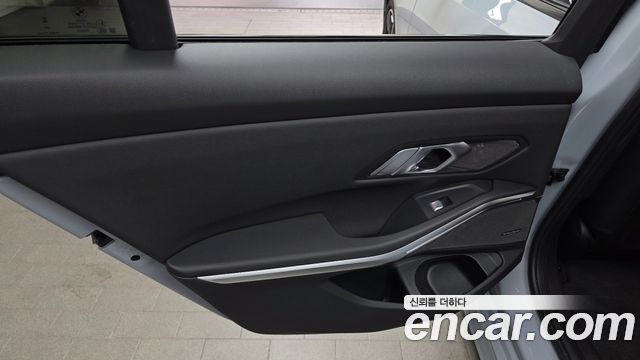 BMW 3 Series (G20) 320i M Sport 2025 — фото 25