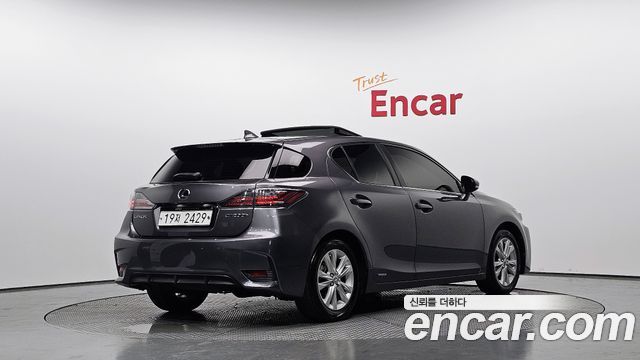 Lexus CT200h 1.8 Supreme ZWA10 2015 — фото 2