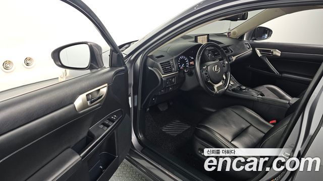 Lexus CT200h 1.8 Supreme ZWA10 2015 — фото 10