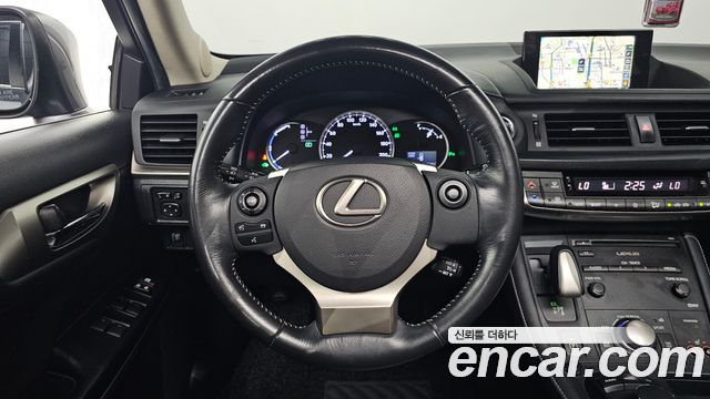 Lexus CT200h 1.8 Supreme ZWA10 2015 — фото 12