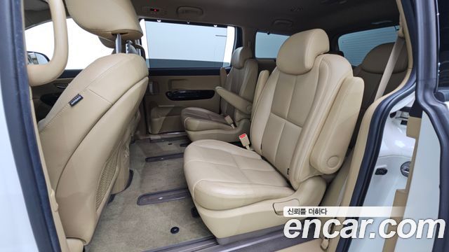 Kia Carnival Gasoline 9-Seater Noblesse Special 2019 — фото 12