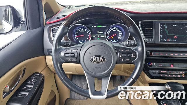 Kia Carnival Gasoline 9-Seater Noblesse Special 2019 — фото 13